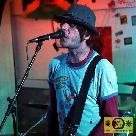 No More Idoles (HR, Zagreb) Punkrock City Hof  - 17. Dezember 2023 (10).JPG